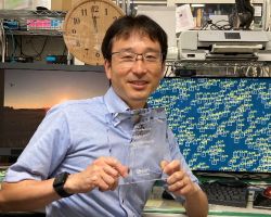 盾を持って、、、