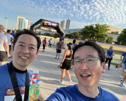防災科研の臼田さんと。<br />
5 k run&walkというイベントもあり無事に完走しました。